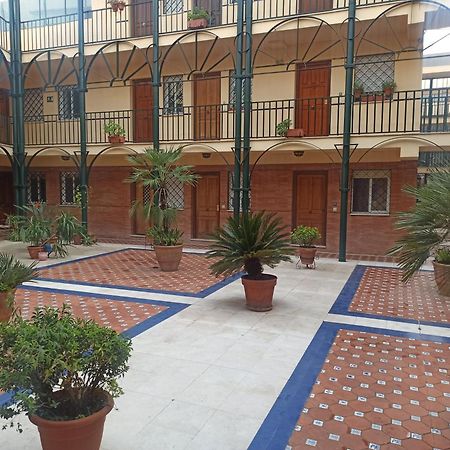 En Patio Sevillano Alameda-Isla Magica Kültér fotó