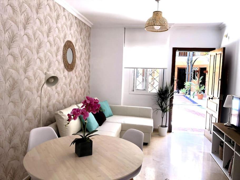 En Patio Sevillano Alameda-Isla Magica Kültér fotó